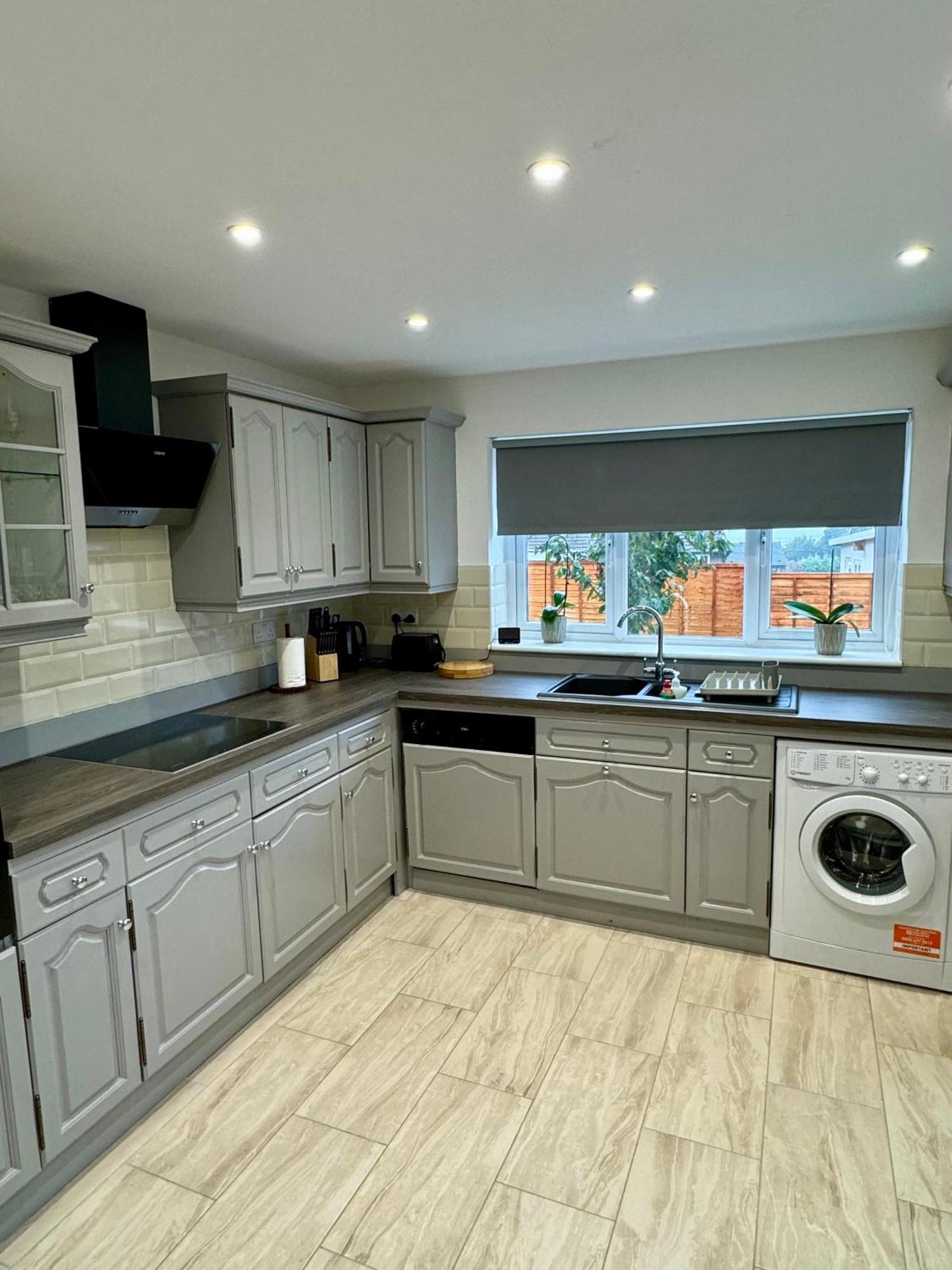Florina S House 4 Bedrooms Villa Rugeley Exterior photo